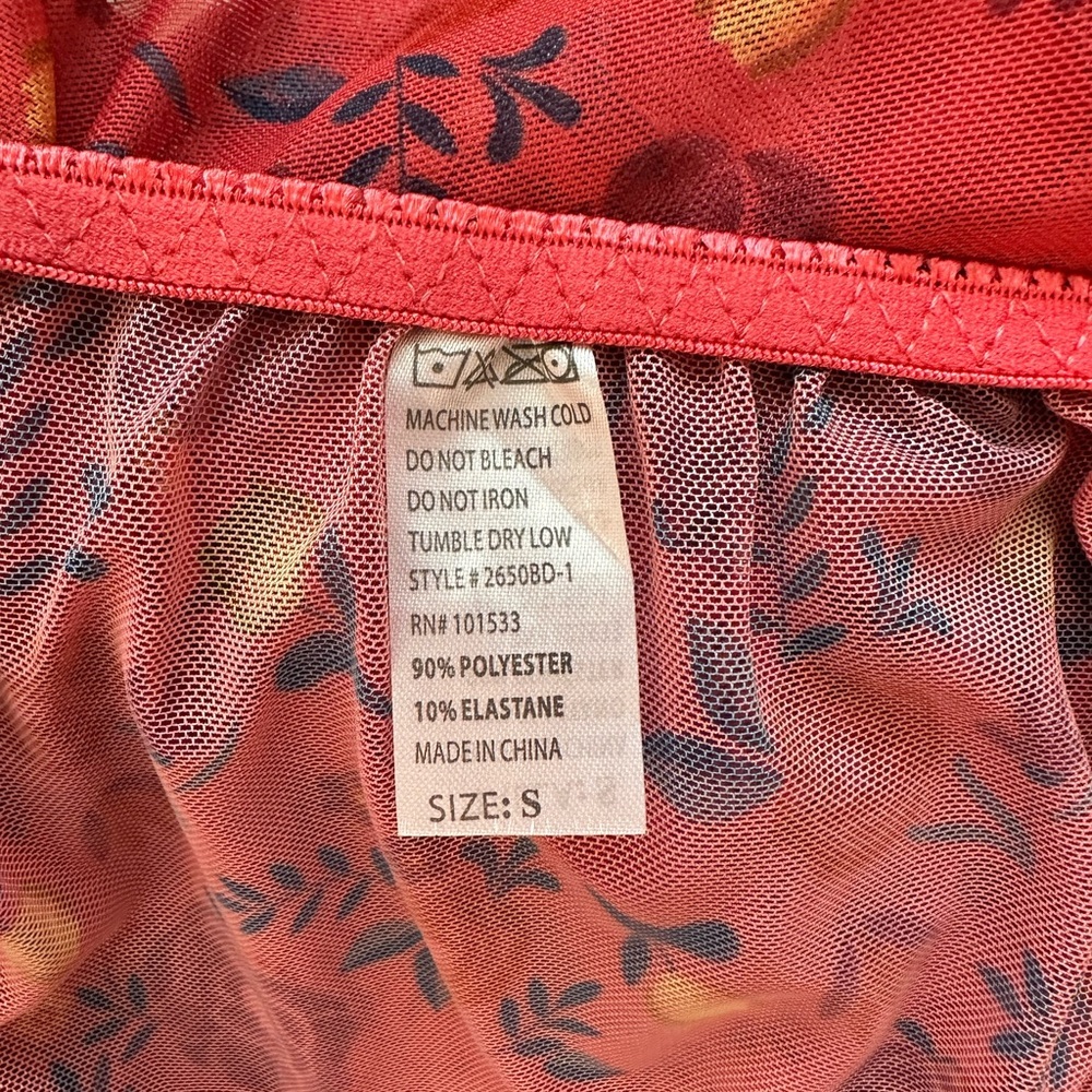 INTIMATE APPAREL Elegant Sheer Red Floral Chemise w/Sequins and Matching Thong - Picture 3 of 10